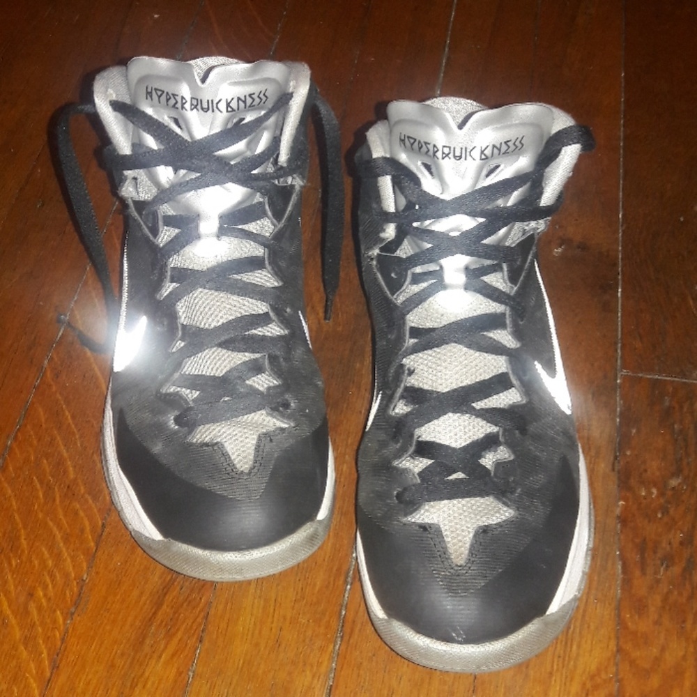 •Nike Hyperdunks• - Picture 2 of 8